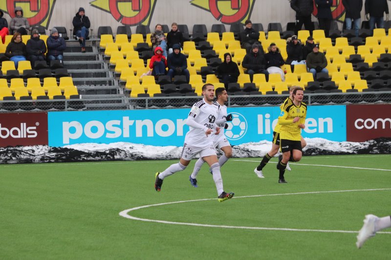 Elton løp og jaget gjennom hele kampen lørdag. Og ble sågar flyttet ned som midtstopper den siste perioden.