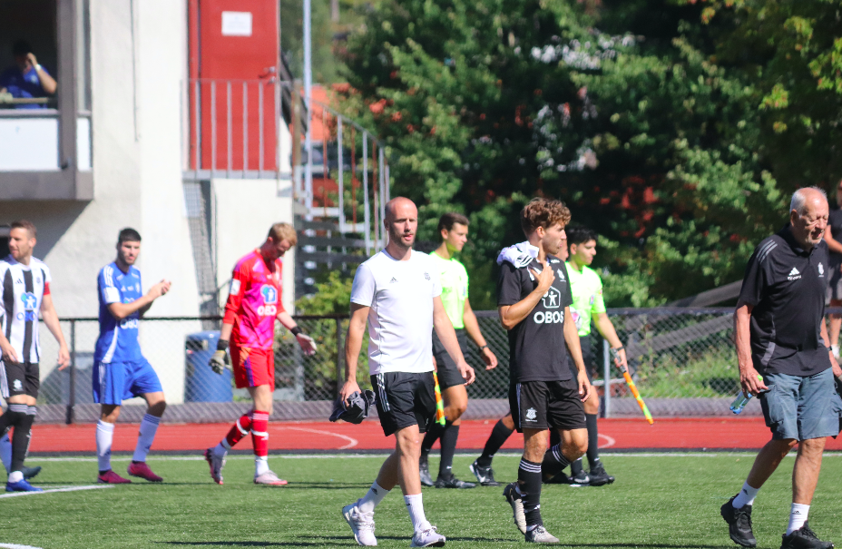 Coach Bredal er sterk i troen på en god, men krevende kamp lørdag for troppen sin.